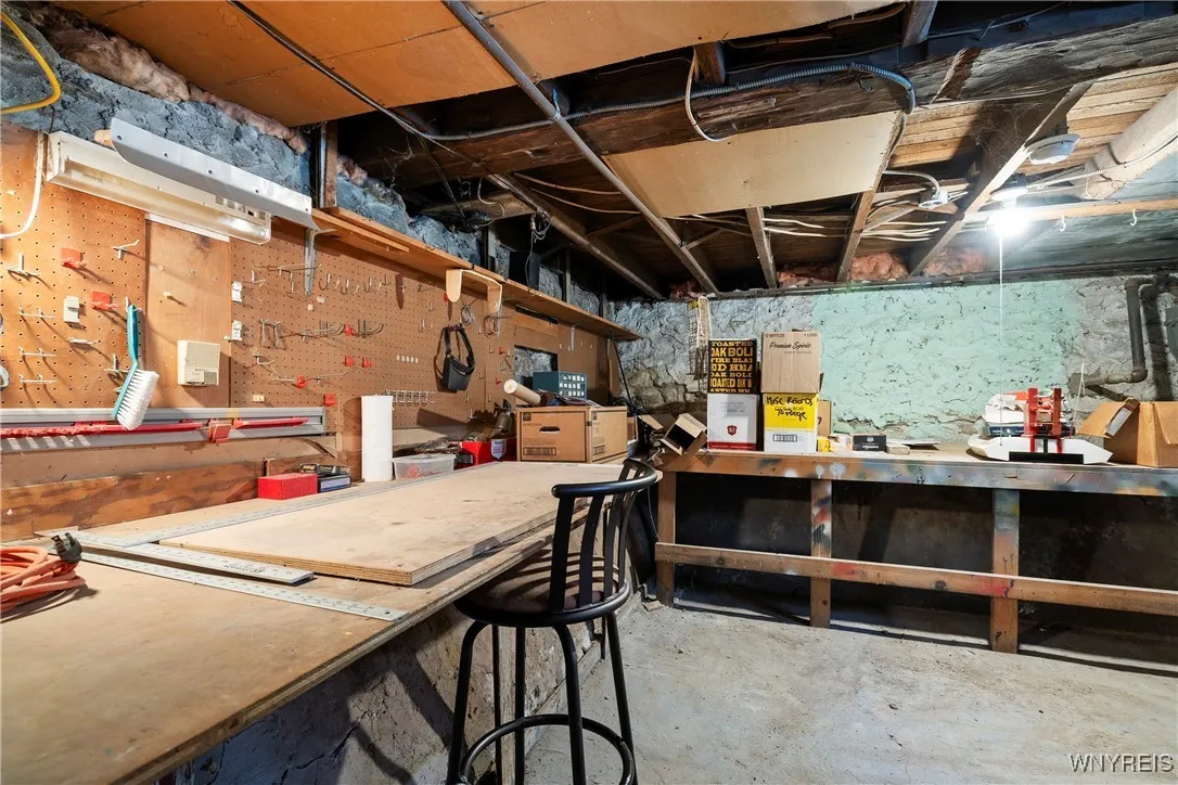 306 Oakwood Avenue, Aurora, New York 14052, Aurora, New York 14052, 5 Bedrooms Bedrooms, 10 Rooms Rooms,2 BathroomsBathrooms,Residential,Closed,306 Oakwood Avenue, Aurora, New York 14052,0,B1582653