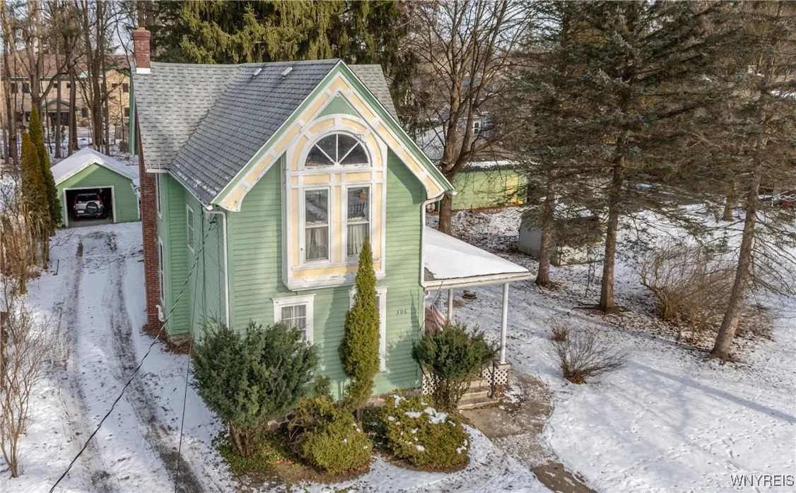 306 Oakwood Avenue, Aurora, New York 14052, Aurora, New York 14052, 5 Bedrooms Bedrooms, 10 Rooms Rooms,2 BathroomsBathrooms,Residential,Closed,306 Oakwood Avenue, Aurora, New York 14052,0,B1582653