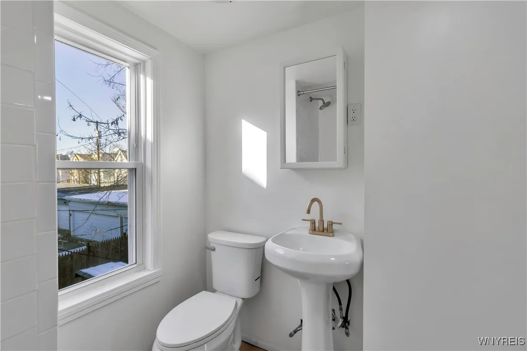 50 Arnold Street, Buffalo, New York 14213, Buffalo, New York 14213, 7 Bedrooms Bedrooms, ,2 BathroomsBathrooms,Residential,Closed,50 Arnold Street, Buffalo, New York 14213,0,B1583279