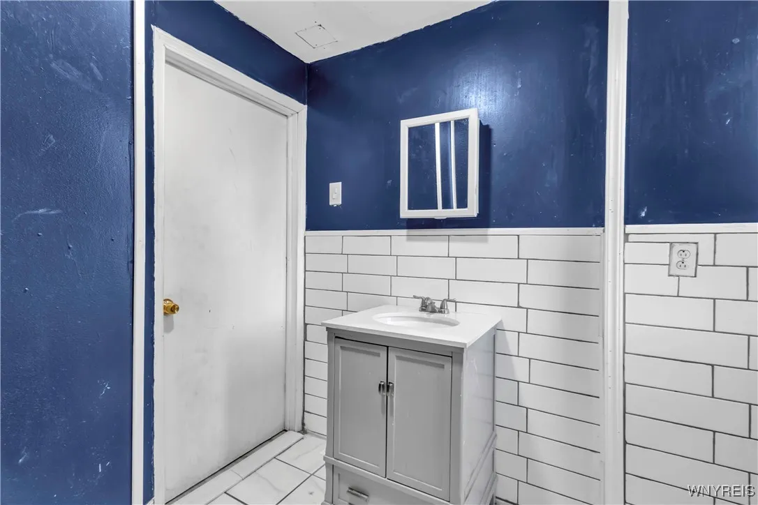 50 Arnold Street, Buffalo, New York 14213, Buffalo, New York 14213, 7 Bedrooms Bedrooms, ,2 BathroomsBathrooms,Residential,Closed,50 Arnold Street, Buffalo, New York 14213,0,B1583279