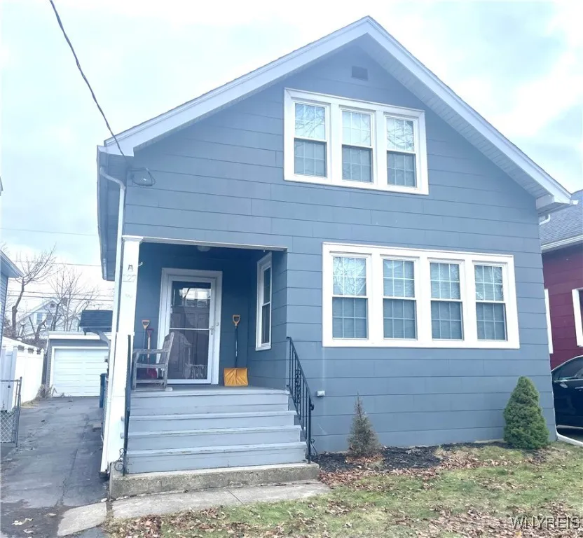 127 Mariemont Avenue, Buffalo, New York 14220, Buffalo, New York 14220, 3 Bedrooms Bedrooms, 8 Rooms Rooms,2 BathroomsBathrooms,Residential,Closed,127 Mariemont Avenue, Buffalo, New York 14220,0,B1584077