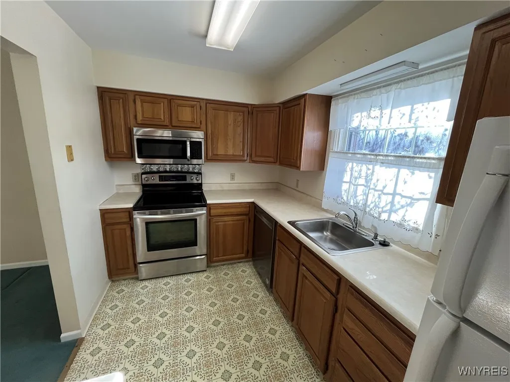24 Bristol Drive A, Amherst, New York 14228, Amherst, New York 14228, 2 Bedrooms Bedrooms, 5 Rooms Rooms,2 BathroomsBathrooms,Residential,Closed,24 Bristol Drive A, Amherst, New York 14228,0,B1584215