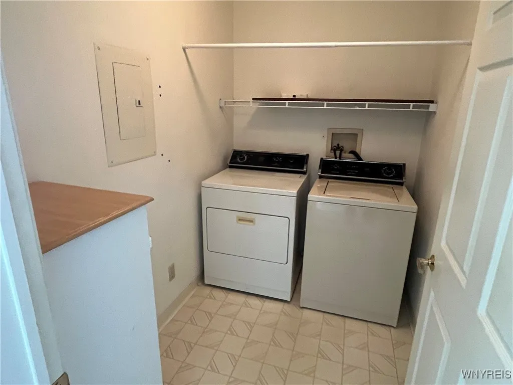 24 Bristol Drive A, Amherst, New York 14228, Amherst, New York 14228, 2 Bedrooms Bedrooms, 5 Rooms Rooms,2 BathroomsBathrooms,Residential,Closed,24 Bristol Drive A, Amherst, New York 14228,0,B1584215