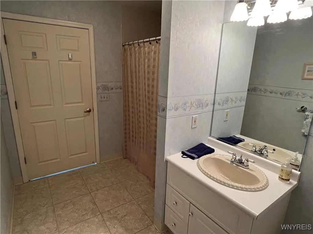 24 Bristol Drive A, Amherst, New York 14228, Amherst, New York 14228, 2 Bedrooms Bedrooms, 5 Rooms Rooms,2 BathroomsBathrooms,Residential,Closed,24 Bristol Drive A, Amherst, New York 14228,0,B1584215