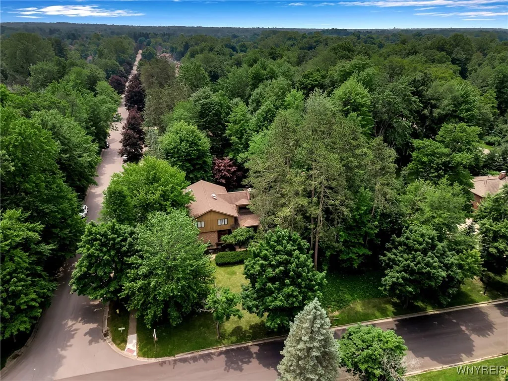209 Deer Run, Amherst, New York 14221, Amherst, New York 14221, 4 Bedrooms Bedrooms, 11 Rooms Rooms,2 BathroomsBathrooms,Residential,Closed,209 Deer Run, Amherst, New York 14221,0,B1584366
