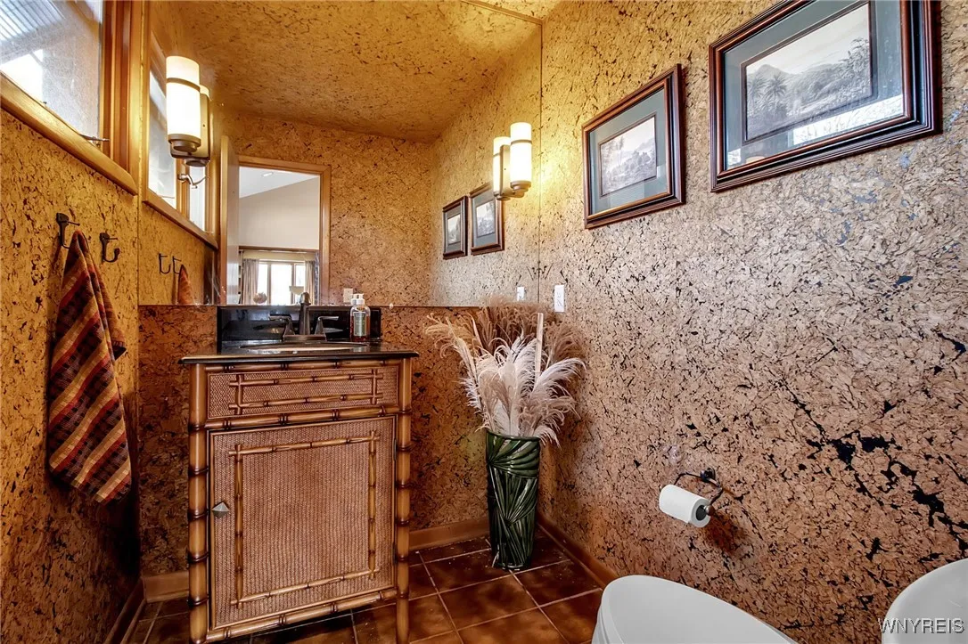 209 Deer Run, Amherst, New York 14221, Amherst, New York 14221, 4 Bedrooms Bedrooms, 11 Rooms Rooms,2 BathroomsBathrooms,Residential,Closed,209 Deer Run, Amherst, New York 14221,0,B1584366