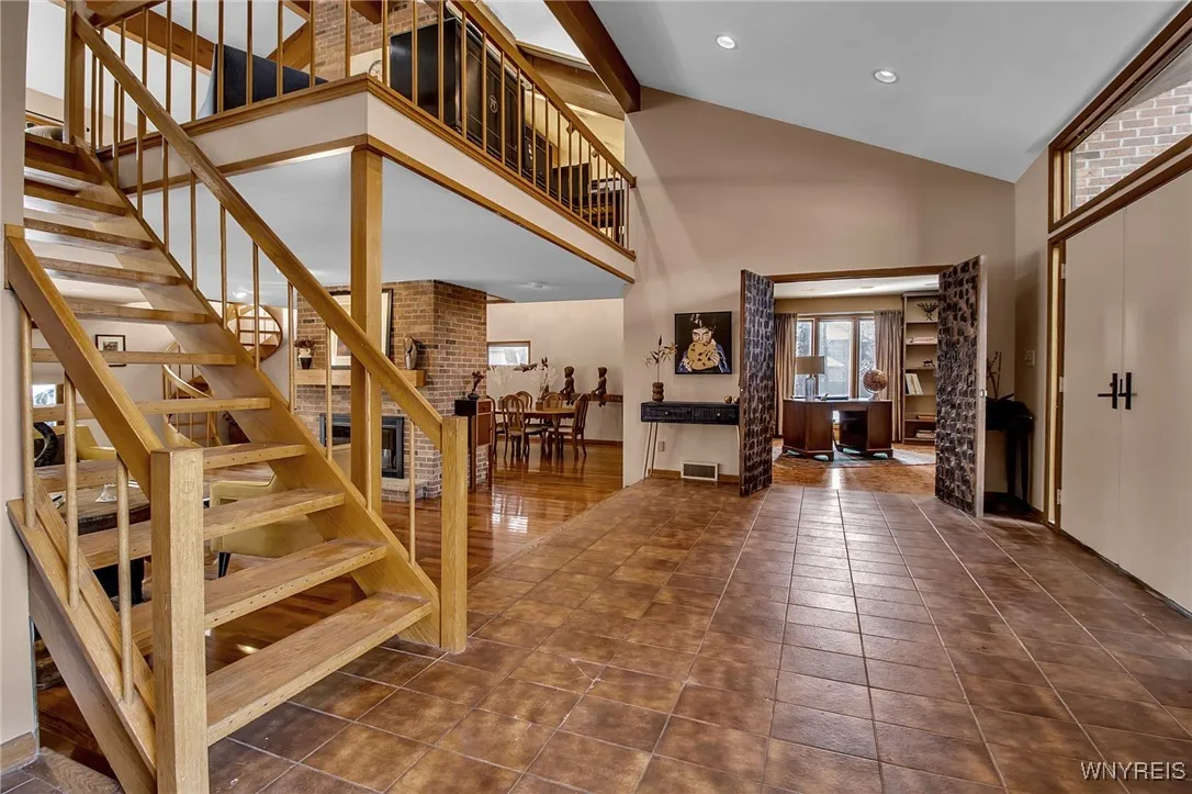 209 Deer Run, Amherst, New York 14221, Amherst, New York 14221, 4 Bedrooms Bedrooms, 11 Rooms Rooms,2 BathroomsBathrooms,Residential,Closed,209 Deer Run, Amherst, New York 14221,0,B1584366