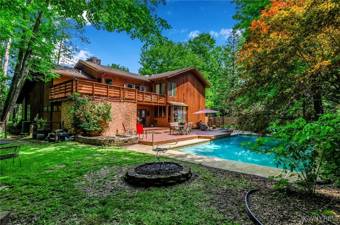 209 Deer Run, Amherst, New York 14221, Amherst, New York 14221, 4 Bedrooms Bedrooms, 11 Rooms Rooms,2 BathroomsBathrooms,Residential,Closed,209 Deer Run, Amherst, New York 14221,0,B1584366