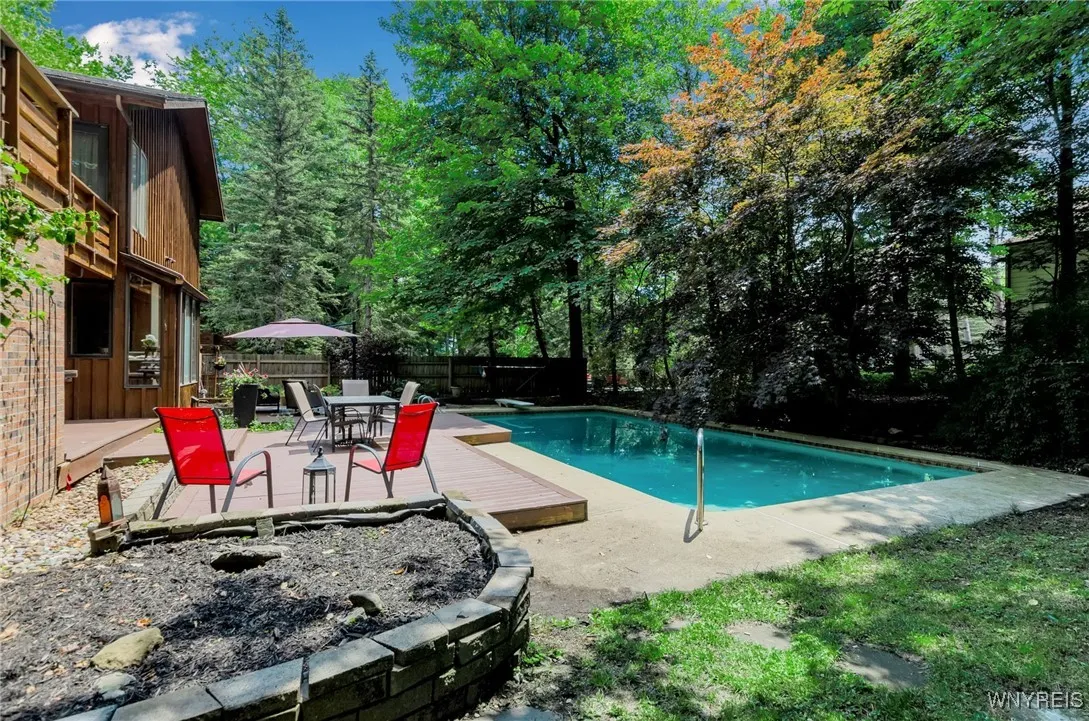 209 Deer Run, Amherst, New York 14221, Amherst, New York 14221, 4 Bedrooms Bedrooms, 11 Rooms Rooms,2 BathroomsBathrooms,Residential,Closed,209 Deer Run, Amherst, New York 14221,0,B1584366