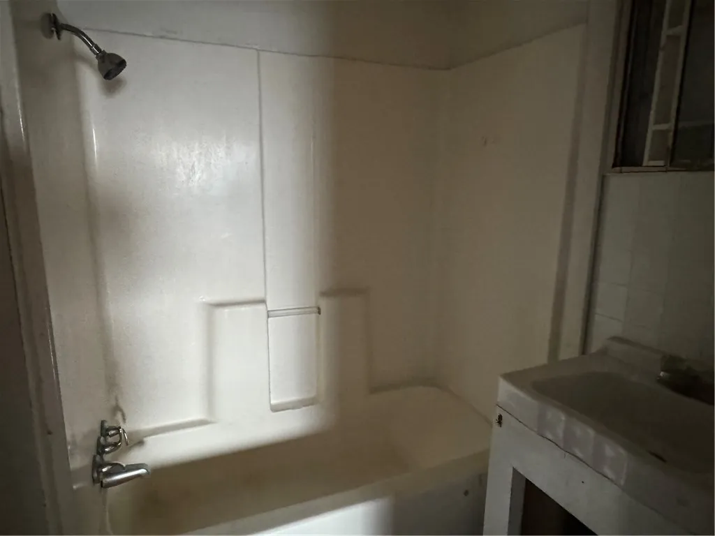 28 Pleasant Street, Seneca Falls, New York 13165, Seneca Falls, New York 13165, 4 Bedrooms Bedrooms, 9 Rooms Rooms,1 BathroomBathrooms,Residential,Closed,28 Pleasant Street, Seneca Falls, New York 13165,0,R1584530