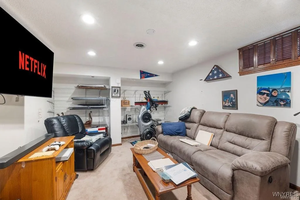 138 Dimatteo Drive, North Tonawanda, New York 1412, North Tonawanda, New York 14120, 3 Bedrooms Bedrooms, 9 Rooms Rooms,2 BathroomsBathrooms,Residential,Closed,138 Dimatteo Drive, North Tonawanda, New York 1412,0,B1584559