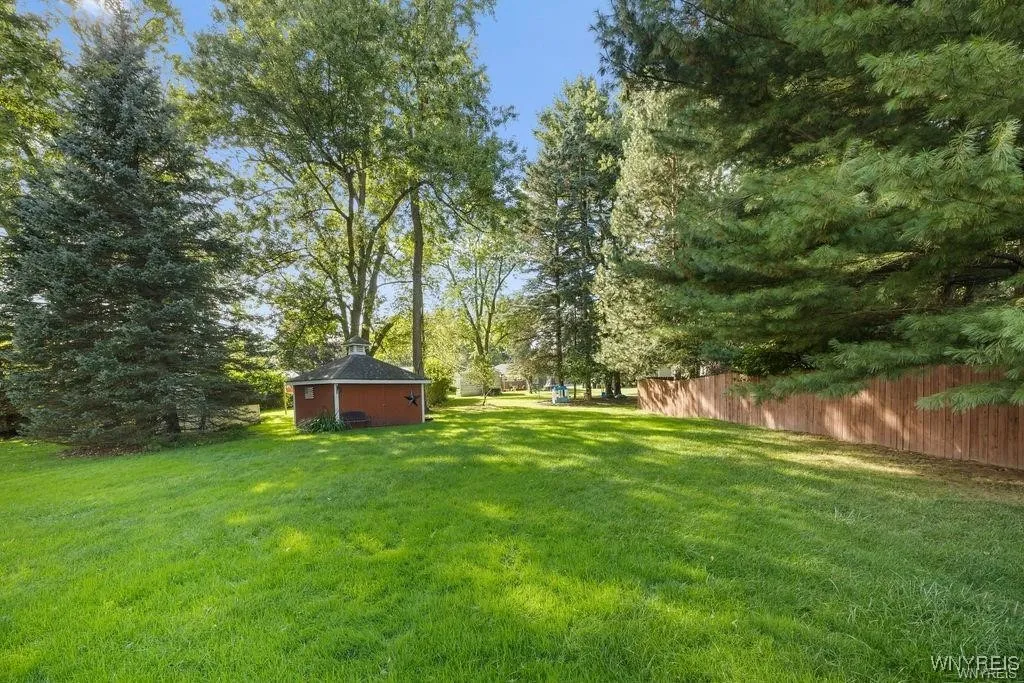 138 Dimatteo Drive, North Tonawanda, New York 1412, North Tonawanda, New York 14120, 3 Bedrooms Bedrooms, 9 Rooms Rooms,2 BathroomsBathrooms,Residential,Closed,138 Dimatteo Drive, North Tonawanda, New York 1412,0,B1584559