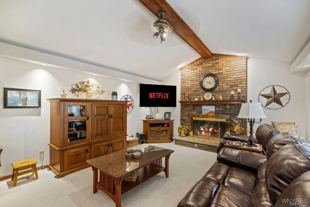 138 Dimatteo Drive, North Tonawanda, New York 1412, North Tonawanda, New York 14120, 3 Bedrooms Bedrooms, 9 Rooms Rooms,2 BathroomsBathrooms,Residential,Closed,138 Dimatteo Drive, North Tonawanda, New York 1412,0,B1584559