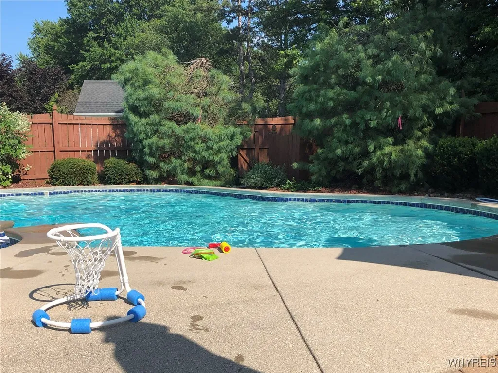 25 Fox Chapel Drive, Orchard Park, New York 14127, Orchard Park, New York 14127, 4 Bedrooms Bedrooms, 11 Rooms Rooms,2 BathroomsBathrooms,Residential,Closed,25 Fox Chapel Drive, Orchard Park, New York 14127,0,B1584458