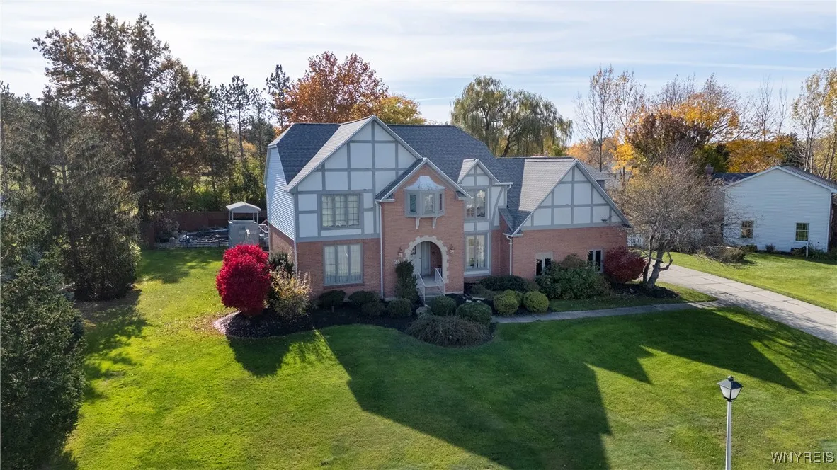 25 Fox Chapel Drive, Orchard Park, New York 14127, Orchard Park, New York 14127, 4 Bedrooms Bedrooms, 11 Rooms Rooms,2 BathroomsBathrooms,Residential,Closed,25 Fox Chapel Drive, Orchard Park, New York 14127,0,B1584458