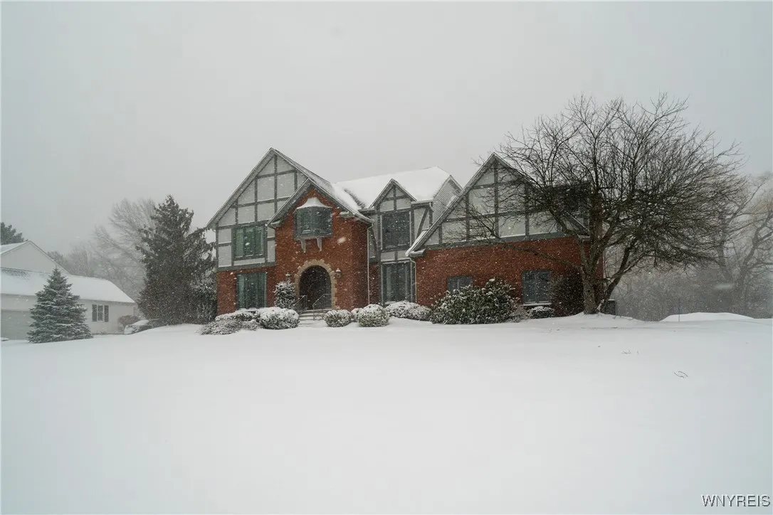 25 Fox Chapel Drive, Orchard Park, New York 14127, Orchard Park, New York 14127, 4 Bedrooms Bedrooms, 11 Rooms Rooms,2 BathroomsBathrooms,Residential,Closed,25 Fox Chapel Drive, Orchard Park, New York 14127,0,B1584458