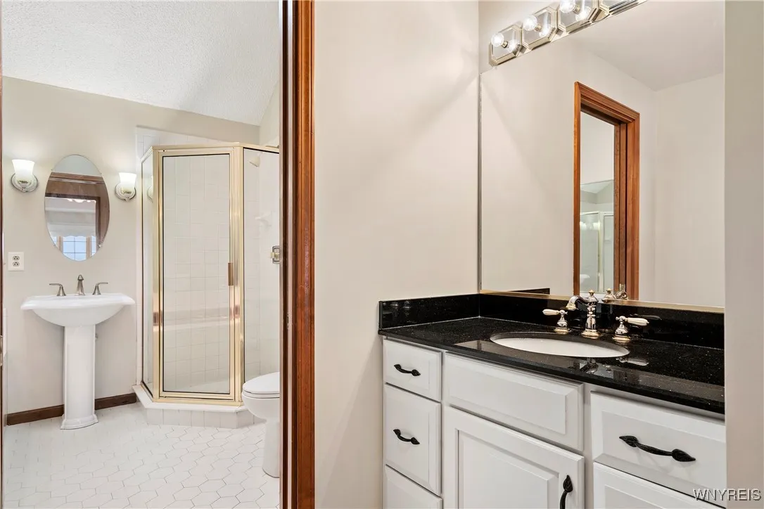 25 Fox Chapel Drive, Orchard Park, New York 14127, Orchard Park, New York 14127, 4 Bedrooms Bedrooms, 11 Rooms Rooms,2 BathroomsBathrooms,Residential,Closed,25 Fox Chapel Drive, Orchard Park, New York 14127,0,B1584458