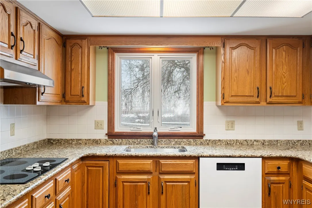 25 Fox Chapel Drive, Orchard Park, New York 14127, Orchard Park, New York 14127, 4 Bedrooms Bedrooms, 11 Rooms Rooms,2 BathroomsBathrooms,Residential,Closed,25 Fox Chapel Drive, Orchard Park, New York 14127,0,B1584458