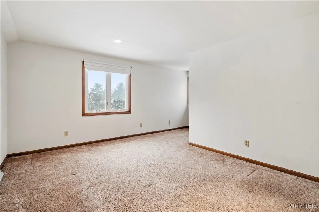 25 Fox Chapel Drive, Orchard Park, New York 14127, Orchard Park, New York 14127, 4 Bedrooms Bedrooms, 11 Rooms Rooms,2 BathroomsBathrooms,Residential,Closed,25 Fox Chapel Drive, Orchard Park, New York 14127,0,B1584458