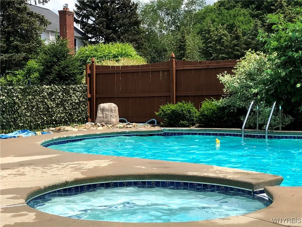 25 Fox Chapel Drive, Orchard Park, New York 14127, Orchard Park, New York 14127, 4 Bedrooms Bedrooms, 11 Rooms Rooms,2 BathroomsBathrooms,Residential,Closed,25 Fox Chapel Drive, Orchard Park, New York 14127,0,B1584458