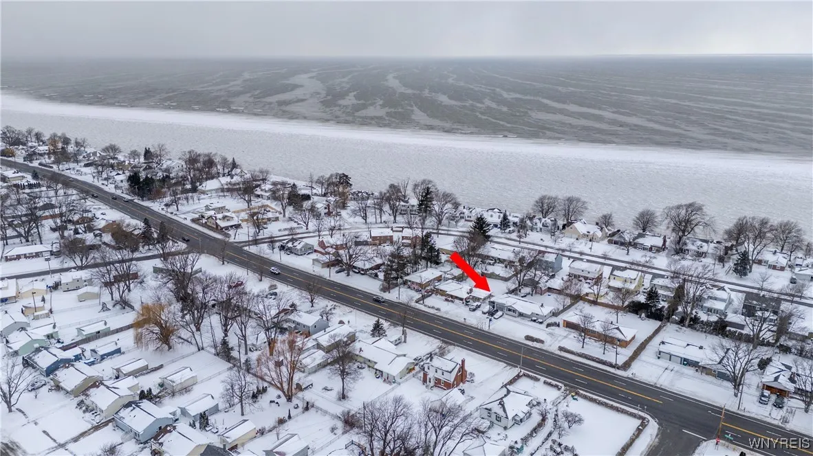 4764 Lake Shore Road, Hamburg, New York 14075, Hamburg, New York 14075, 2 Bedrooms Bedrooms, 6 Rooms Rooms,2 BathroomsBathrooms,Residential,Closed,4764 Lake Shore Road, Hamburg, New York 14075,0,B1584505