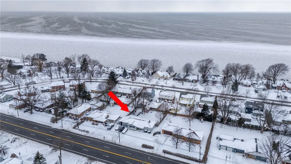 4764 Lake Shore Road, Hamburg, New York 14075, Hamburg, New York 14075, 2 Bedrooms Bedrooms, 6 Rooms Rooms,2 BathroomsBathrooms,Residential,Closed,4764 Lake Shore Road, Hamburg, New York 14075,0,B1584505