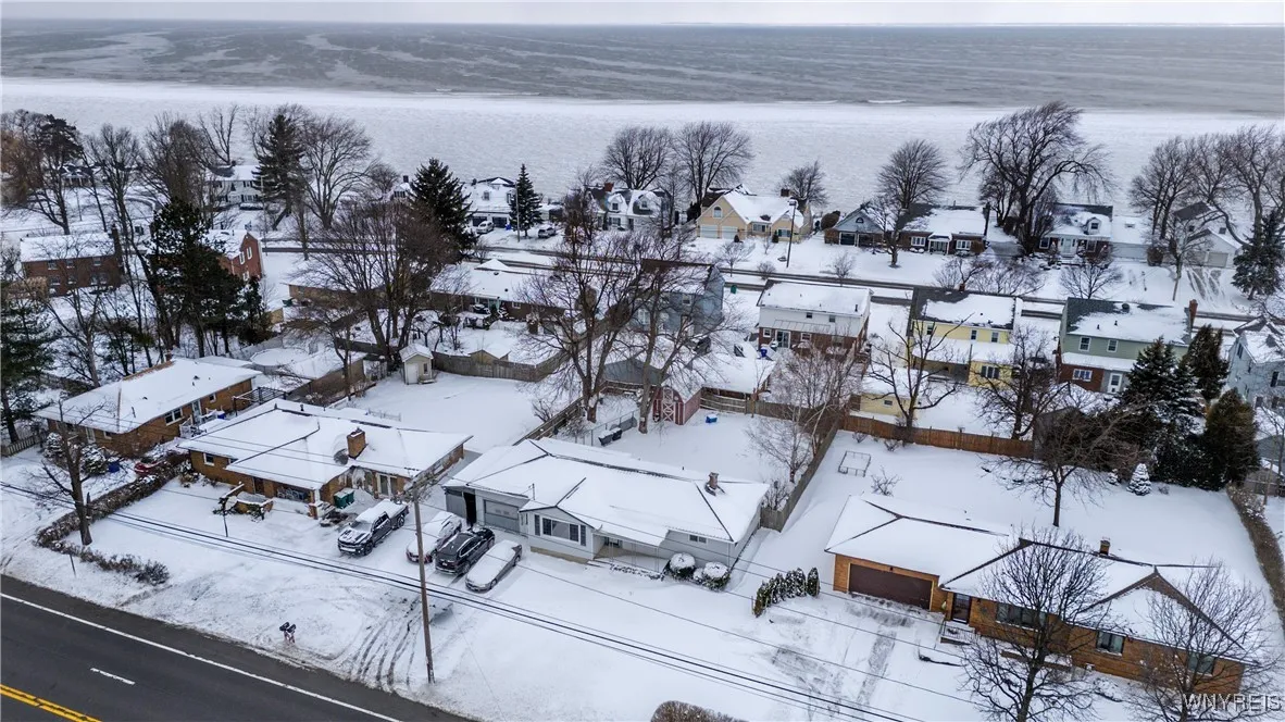 4764 Lake Shore Road, Hamburg, New York 14075, Hamburg, New York 14075, 2 Bedrooms Bedrooms, 6 Rooms Rooms,2 BathroomsBathrooms,Residential,Closed,4764 Lake Shore Road, Hamburg, New York 14075,0,B1584505