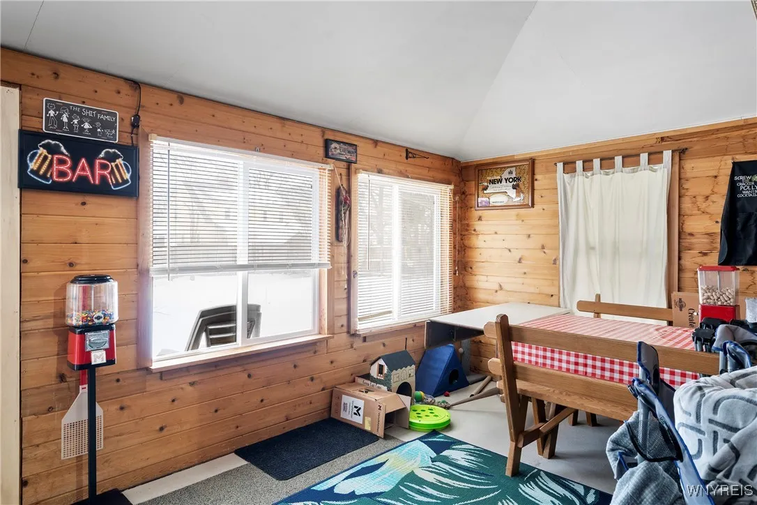 4764 Lake Shore Road, Hamburg, New York 14075, Hamburg, New York 14075, 2 Bedrooms Bedrooms, 6 Rooms Rooms,2 BathroomsBathrooms,Residential,Closed,4764 Lake Shore Road, Hamburg, New York 14075,0,B1584505