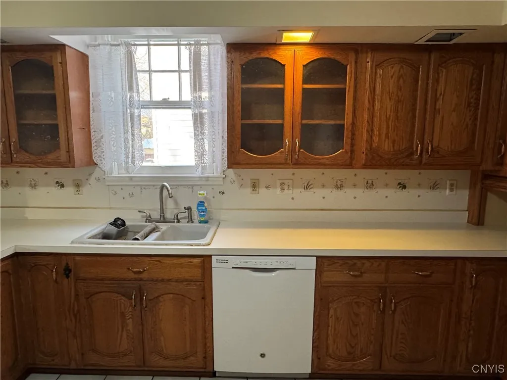 1904 Holland Avenue, Utica, New York 13501, Utica, New York 13501, 5 Bedrooms Bedrooms, 10 Rooms Rooms,2 BathroomsBathrooms,Residential,Closed,1904 Holland Avenue, Utica, New York 13501,0,S1584527