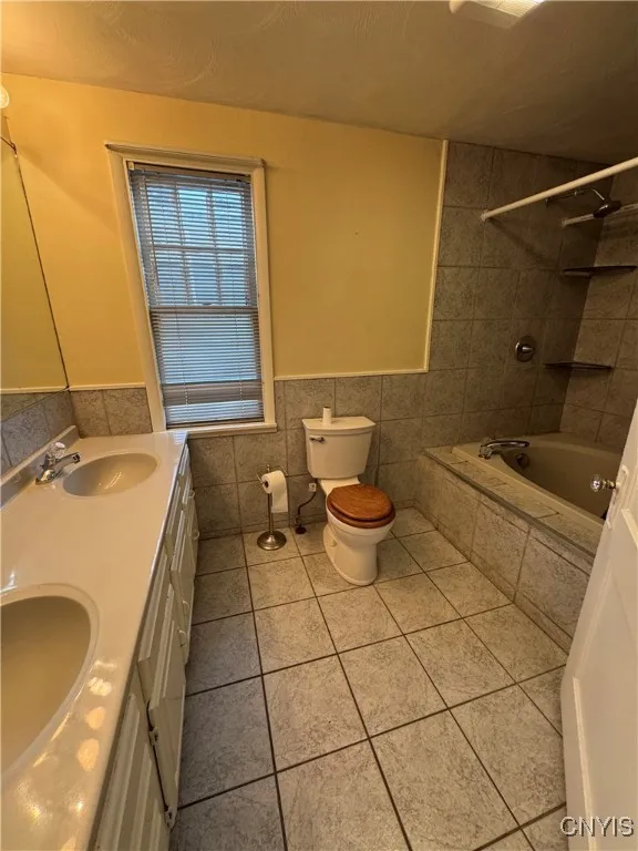1904 Holland Avenue, Utica, New York 13501, Utica, New York 13501, 5 Bedrooms Bedrooms, 10 Rooms Rooms,2 BathroomsBathrooms,Residential,Closed,1904 Holland Avenue, Utica, New York 13501,0,S1584527