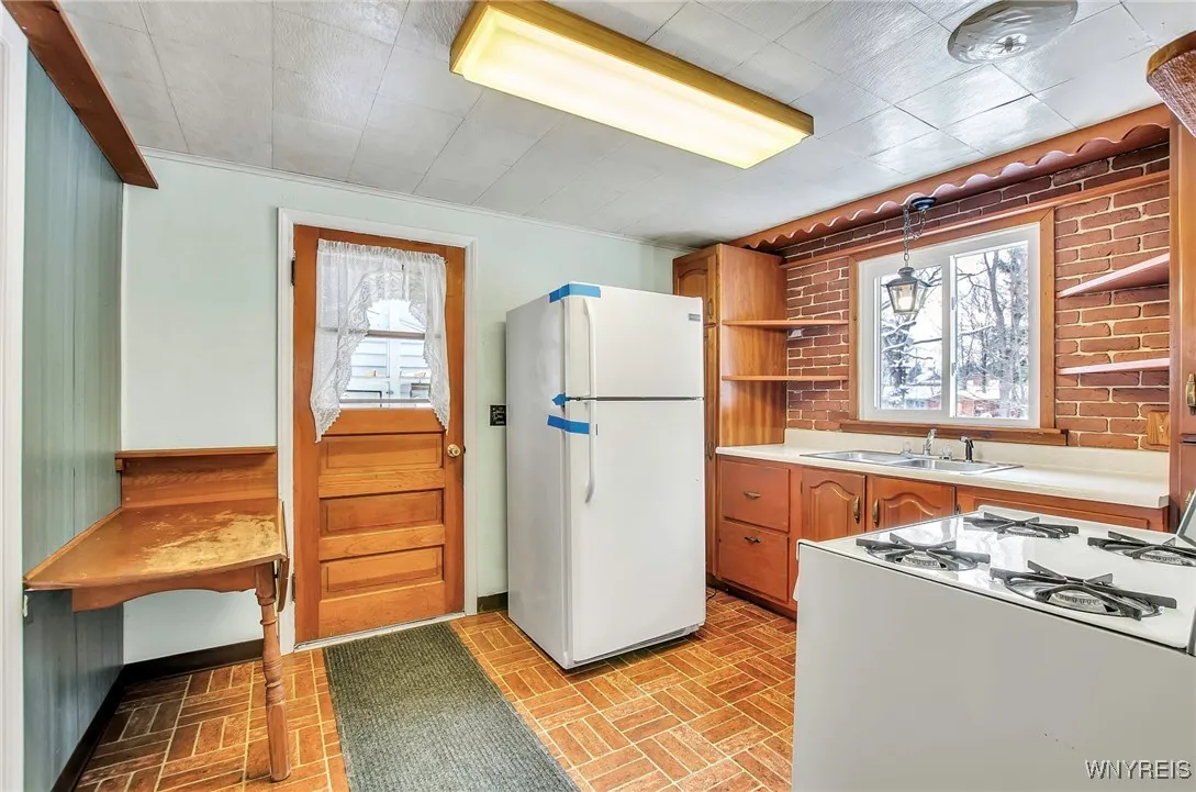 79 Buffalo Road, Aurora, New York 14052, Aurora, New York 14052, 3 Bedrooms Bedrooms, 6 Rooms Rooms,1 BathroomBathrooms,Residential,Closed,79 Buffalo Road, Aurora, New York 14052,0,B1584364