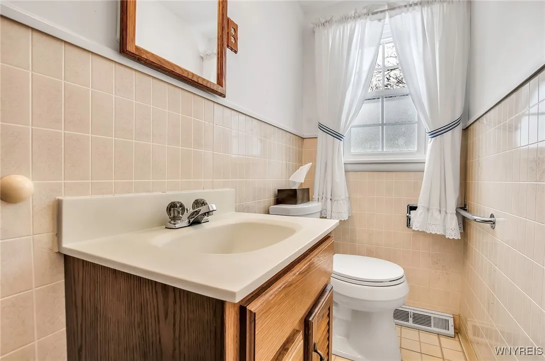 79 Buffalo Road, Aurora, New York 14052, Aurora, New York 14052, 3 Bedrooms Bedrooms, 6 Rooms Rooms,1 BathroomBathrooms,Residential,Closed,79 Buffalo Road, Aurora, New York 14052,0,B1584364