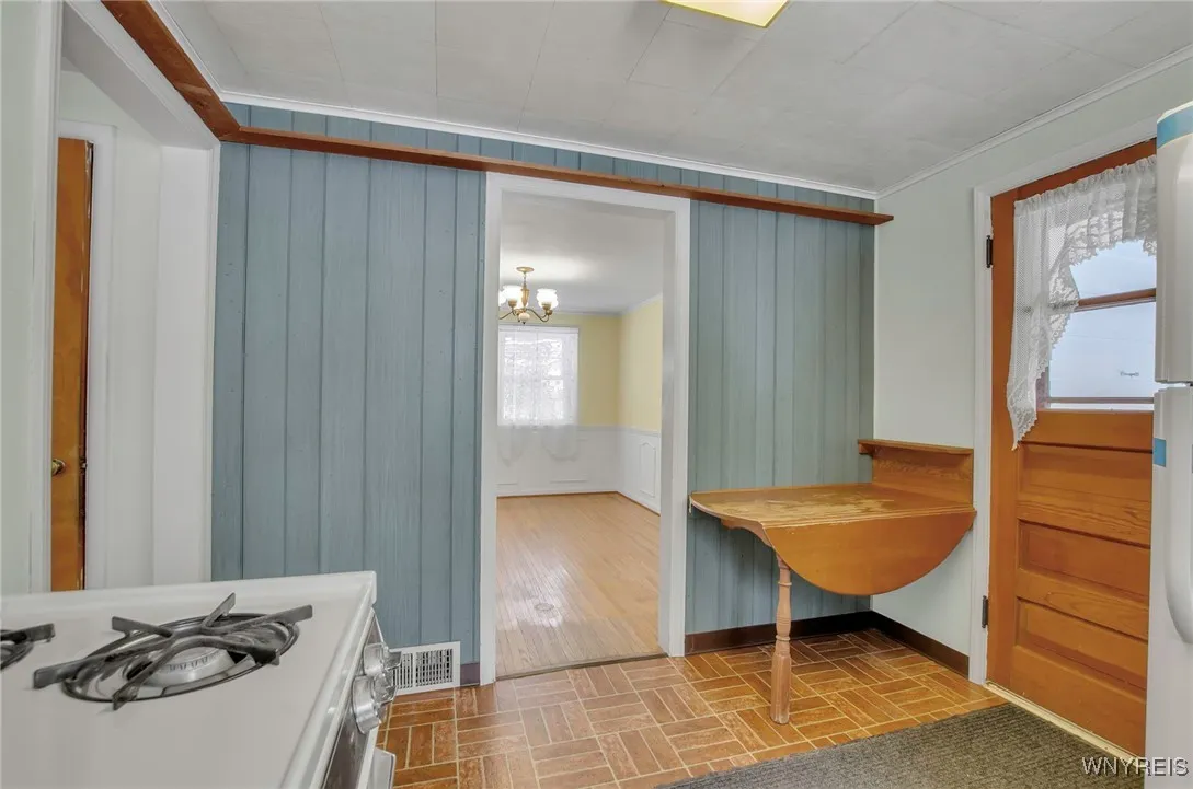79 Buffalo Road, Aurora, New York 14052, Aurora, New York 14052, 3 Bedrooms Bedrooms, 6 Rooms Rooms,1 BathroomBathrooms,Residential,Closed,79 Buffalo Road, Aurora, New York 14052,0,B1584364