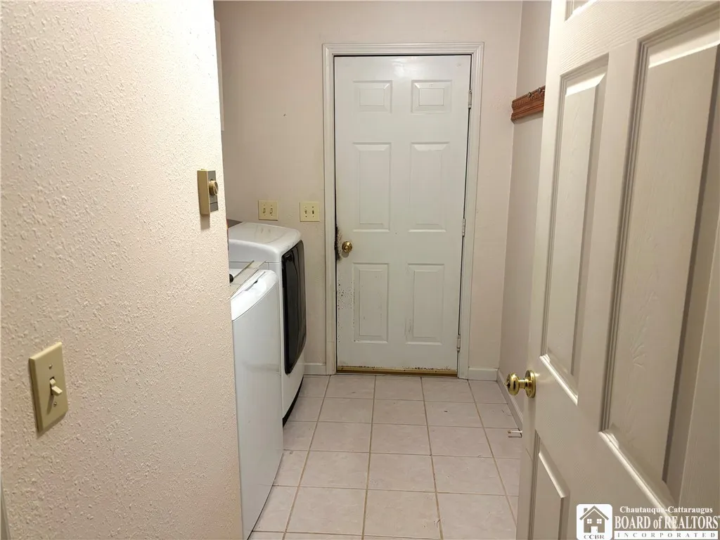 9178 Walden Road, Pomfret, New York 14716, Pomfret, New York 14716, 3 Bedrooms Bedrooms, 9 Rooms Rooms,2 BathroomsBathrooms,Residential,For Sale,9178 Walden Road, Pomfret, New York 14716,R1584588