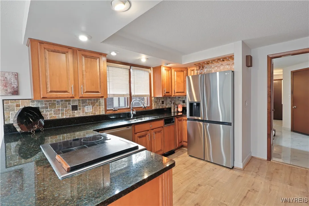Kitchen w/SS appliances
