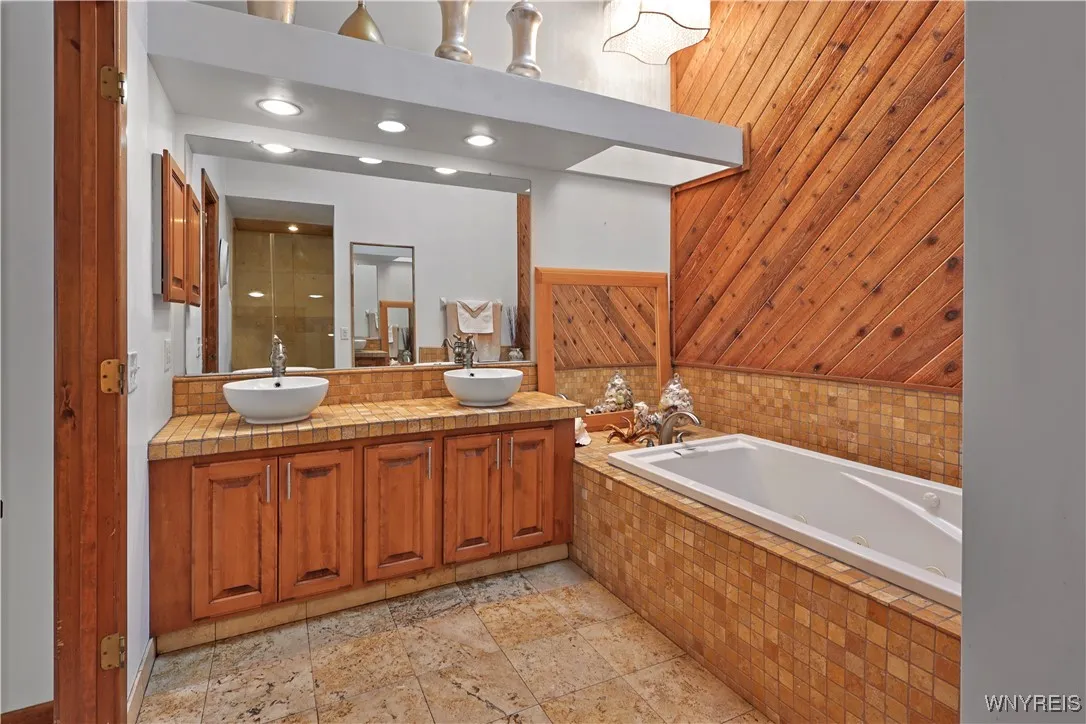 Owners suite bathroom
