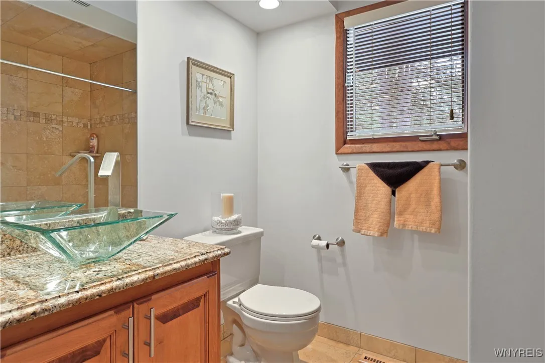 Second floor main bathroom