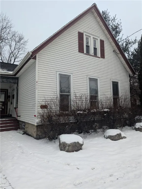 411 Bay St, Rochester, New York 14605, Rochester, New York 14605, 3 Bedrooms Bedrooms, ,2 BathroomsBathrooms,Residential,Closed,411 Bay St, Rochester, New York 14605,0,R1584999