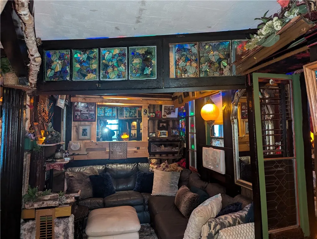 411 Bay St, Rochester, New York 14605, Rochester, New York 14605, 3 Bedrooms Bedrooms, ,2 BathroomsBathrooms,Residential,Closed,411 Bay St, Rochester, New York 14605,0,R1584999