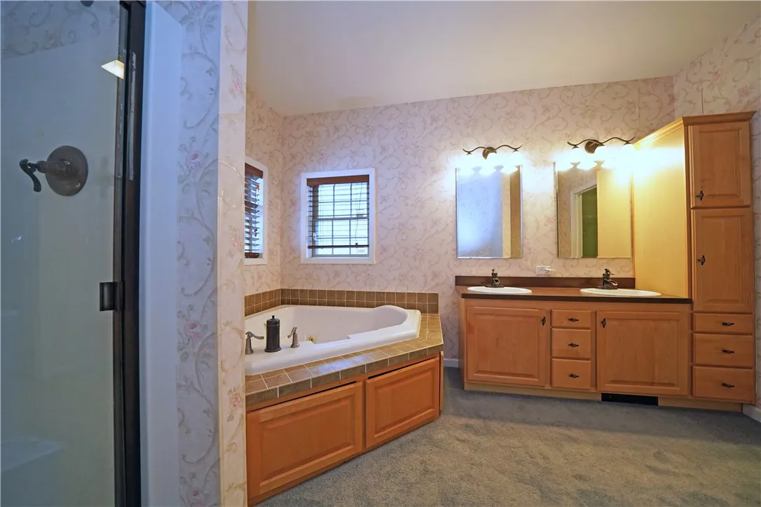 Primary bedroom bath
