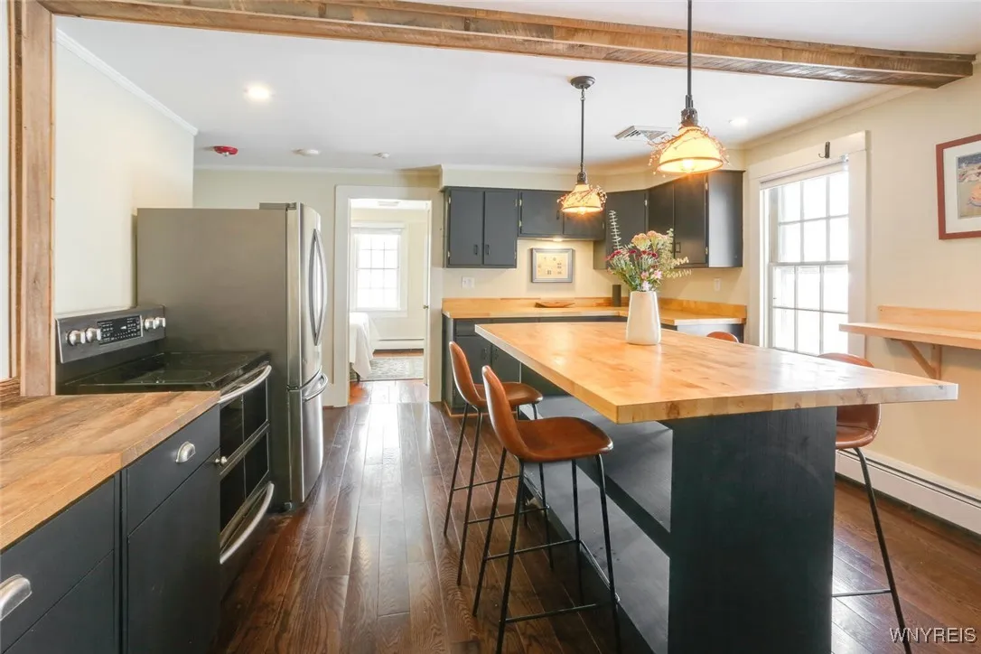 644 Oakwood Avenue, Aurora, New York 14052, Aurora, New York 14052, 7 Rooms Rooms,Commercial Lease,Closed,644 Oakwood Avenue, Aurora, New York 14052,0,B1583619