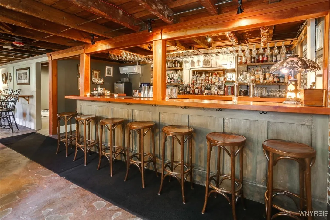 Speakeasy bar 1