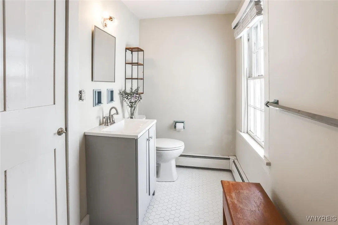 644 Oakwood Avenue, Aurora, New York 14052, Aurora, New York 14052, 7 Rooms Rooms,Commercial Lease,Closed,644 Oakwood Avenue, Aurora, New York 14052,0,B1583619