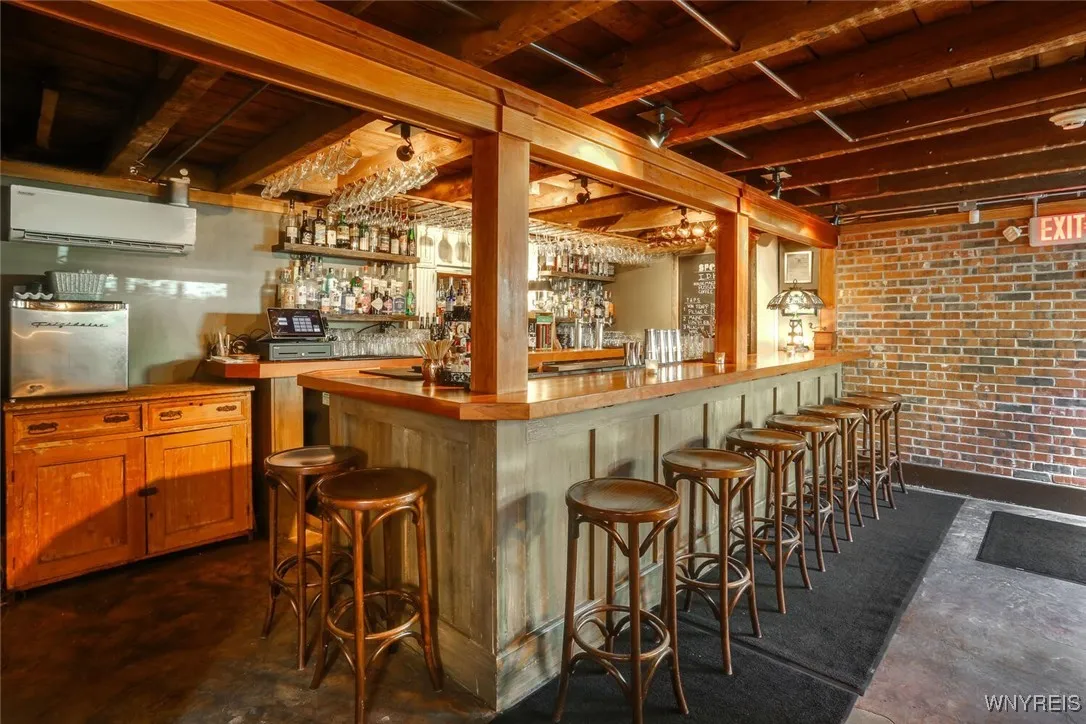 Speakeasy bar 2