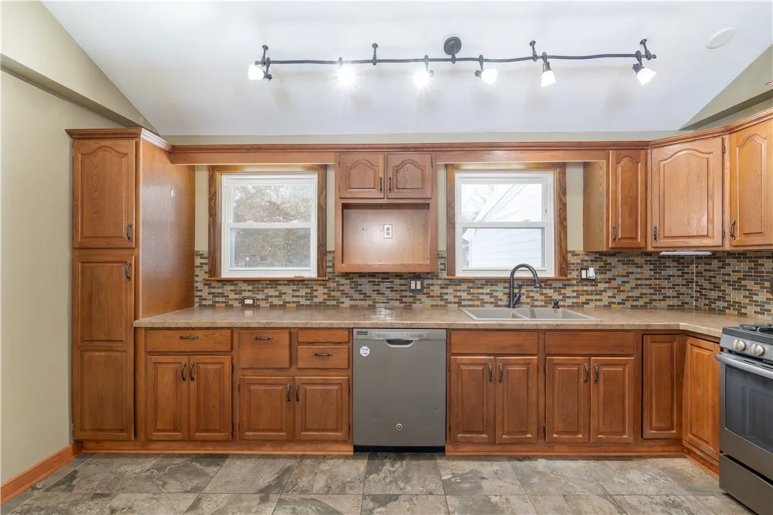 4683 Parker Road, Hamburg, New York 14075, Hamburg, New York 14075, 3 Bedrooms Bedrooms, 6 Rooms Rooms,1 BathroomBathrooms,Residential,Closed,4683 Parker Road, Hamburg, New York 14075,0,R1585022
