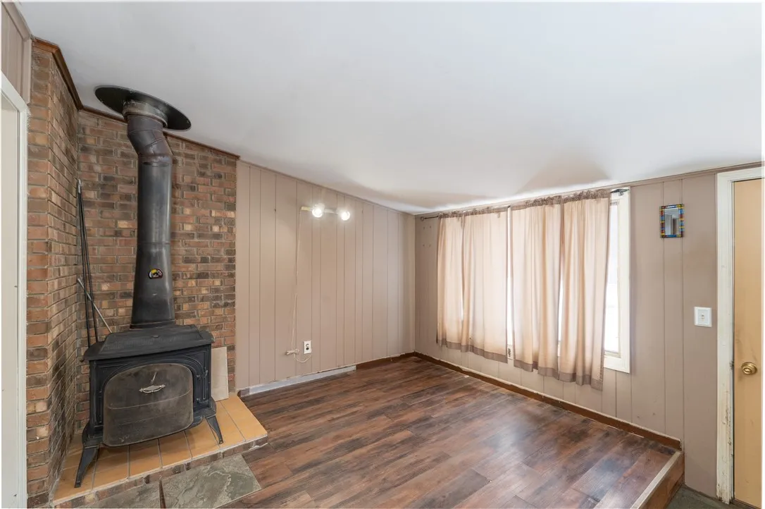 4683 Parker Road, Hamburg, New York 14075, Hamburg, New York 14075, 3 Bedrooms Bedrooms, 6 Rooms Rooms,1 BathroomBathrooms,Residential,Closed,4683 Parker Road, Hamburg, New York 14075,0,R1585022