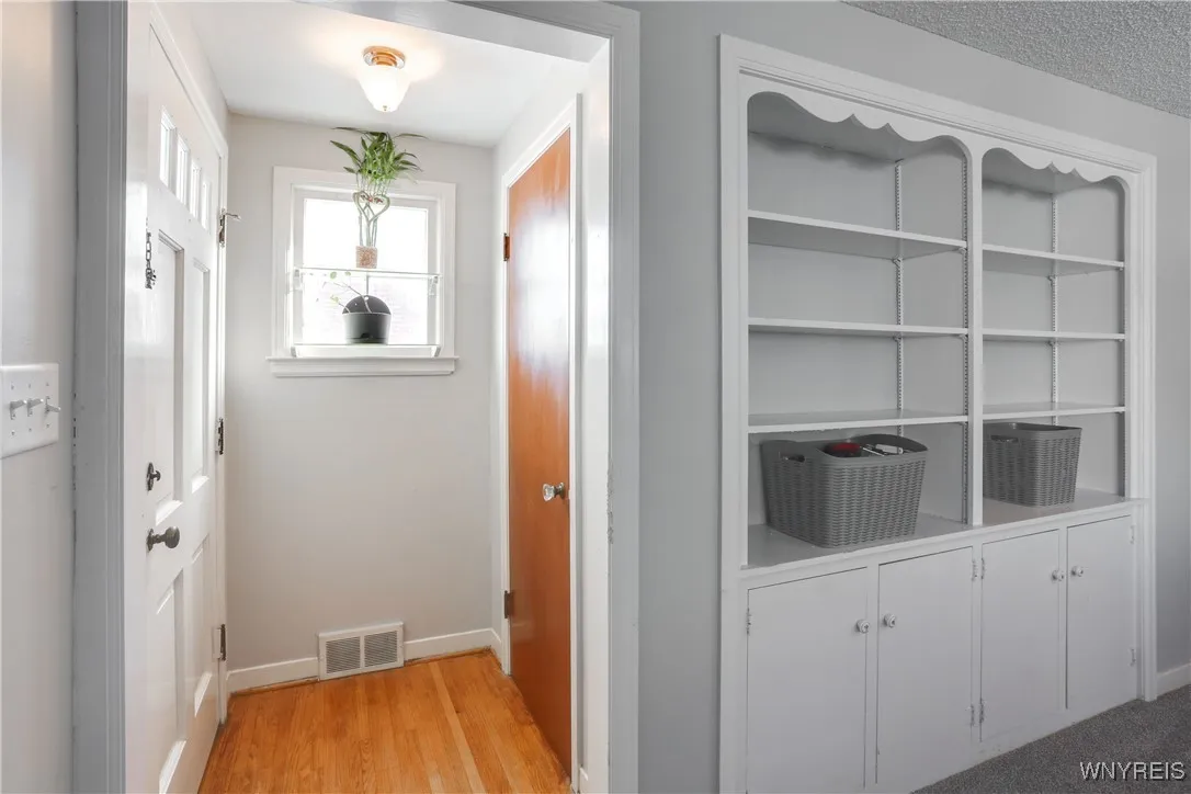 72 Oakridge Avenue, Tonawanda-town, New York 14217, Tonawanda, New York 14217, 2 Bedrooms Bedrooms, 6 Rooms Rooms,1 BathroomBathrooms,Residential,Closed,72 Oakridge Avenue, Tonawanda-town, New York 14217,0,B1585271