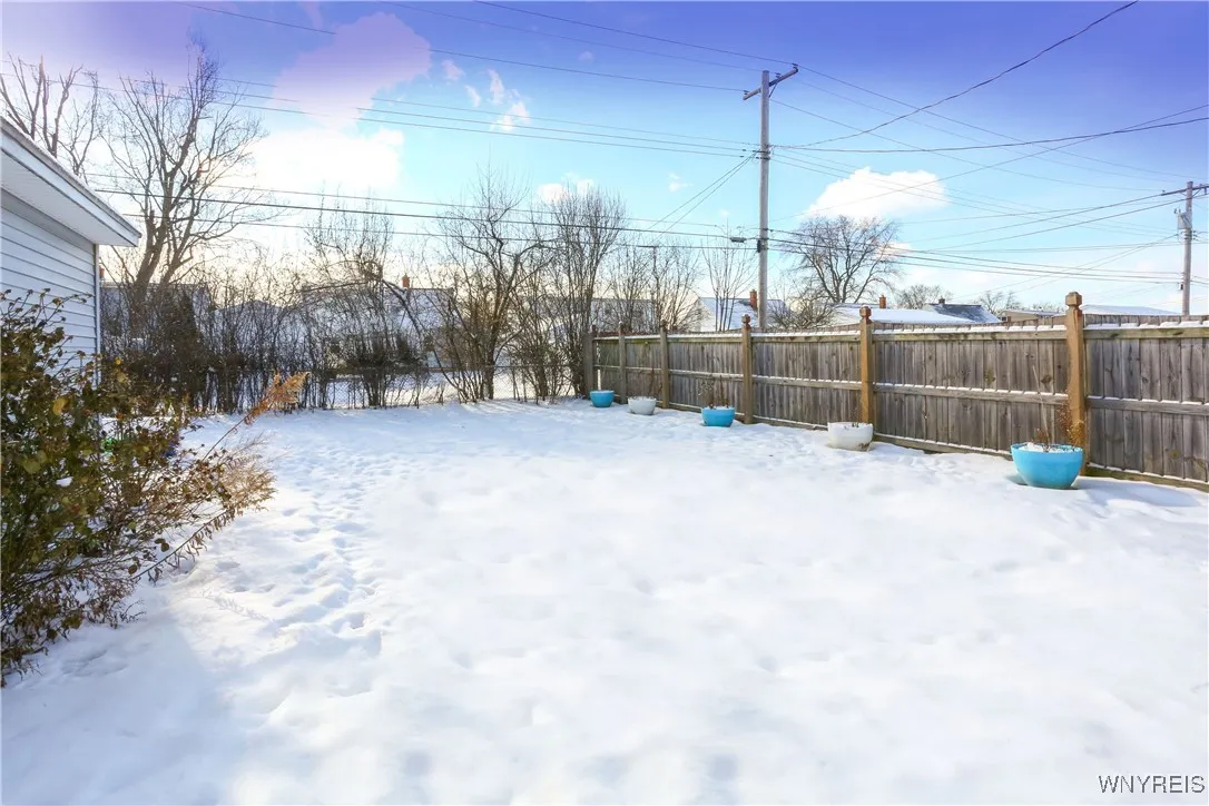 72 Oakridge Avenue, Tonawanda-town, New York 14217, Tonawanda, New York 14217, 2 Bedrooms Bedrooms, 6 Rooms Rooms,1 BathroomBathrooms,Residential,Closed,72 Oakridge Avenue, Tonawanda-town, New York 14217,0,B1585271