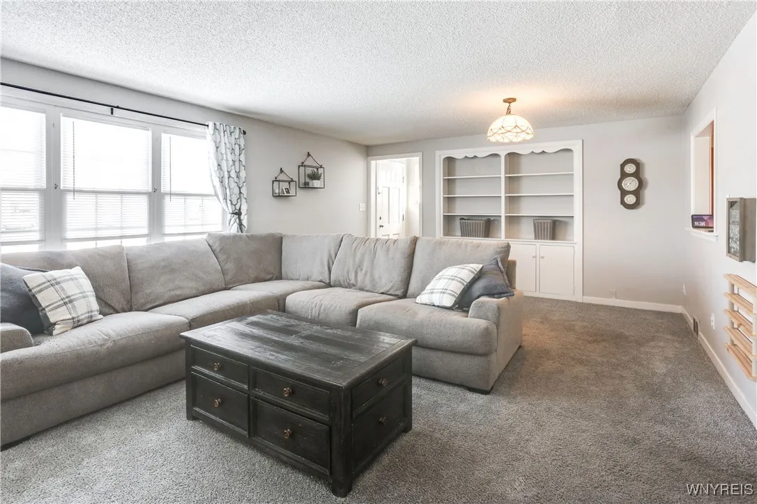 72 Oakridge Avenue, Tonawanda-town, New York 14217, Tonawanda, New York 14217, 2 Bedrooms Bedrooms, 6 Rooms Rooms,1 BathroomBathrooms,Residential,Closed,72 Oakridge Avenue, Tonawanda-town, New York 14217,0,B1585271
