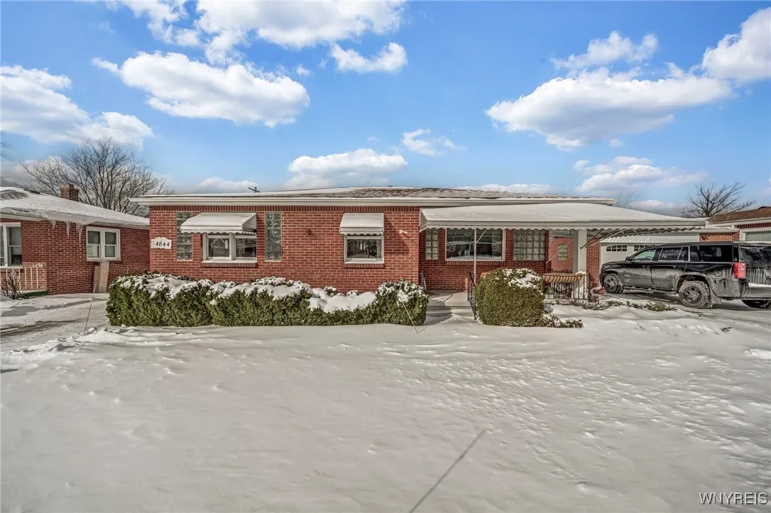 4844 Mount Vernon Boulevard, Hamburg, New York 140, Hamburg, New York 14075, 2 Bedrooms Bedrooms, 10 Rooms Rooms,2 BathroomsBathrooms,Residential,Closed,4844 Mount Vernon Boulevard, Hamburg, New York 140,0,B1585170